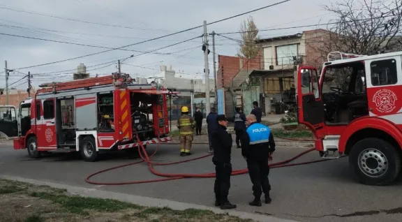 Madryn: un hombre prendió fuego su casa en medio de sospechas de venta de drogas