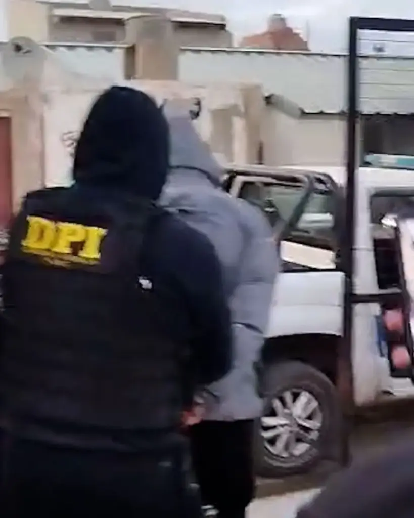 Megaoperativo en Comodoro: 16 allanamientos y dos detenidos por el crimen de Nieves y Asencio