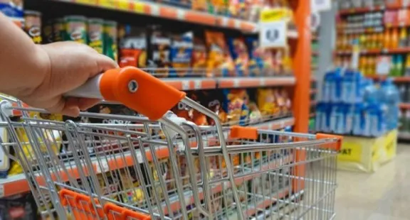 Mitad de hogares de Córdoba retrasó merienda y eliminó la cena por no poder comprar alimentos