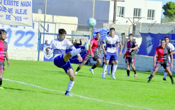 Newbery va por el primer chico