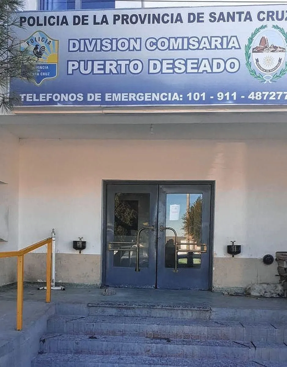 Puerto Deseado: un prefecto apuñalado continúa en terapia intensiva y niegan la denuncia de abuso