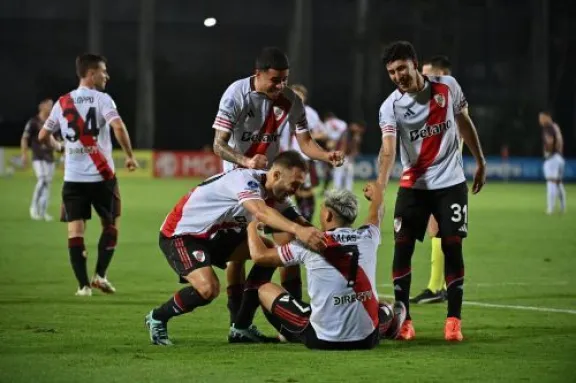 River ganó con un gol de Salas en tiempo de descuento