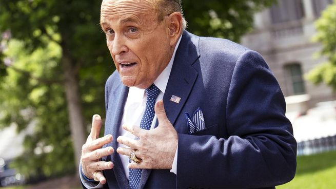 Rudolph Giuliani fue internado y está en estado crítico pero estable