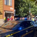 Terror en Italia: un conductor atropelló a una multitud, dejó varios heridos y apuñaló a un peatón