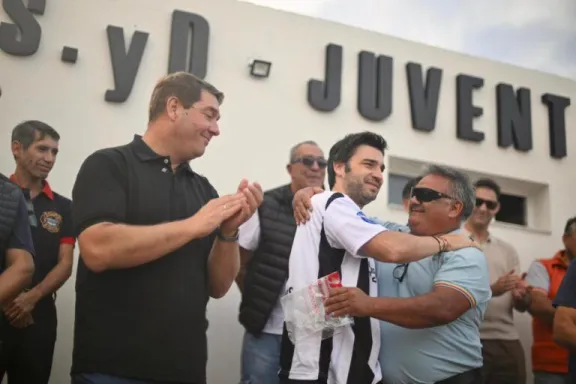 Torres participó de la apertura del Salón “Diego Rois” de Juventus