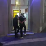 Un hombre fue detenido tras agredir a una mujer dentro de un auto en Comodoro