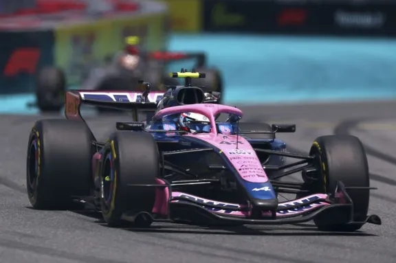 Buen arranque y final complicado para Colapinto en el GP de España