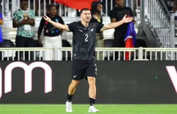 Efecto Tim Payne: un equipo del fútbol argentino mostró interés por el defensor que es furor en el Mundial 2026
