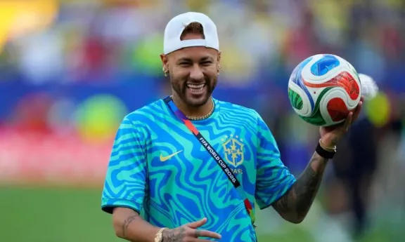 Neymar podría debutar ante Escocia