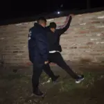 Trelew: pelea entre hermanos termina con una vivienda tiroteada y otra incendiada