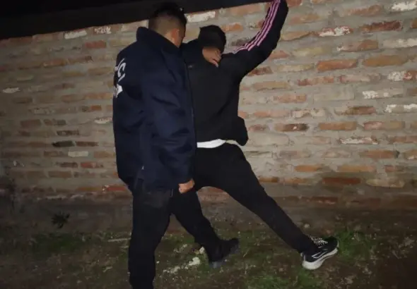 Trelew: pelea entre hermanos termina con una vivienda tiroteada y otra incendiada