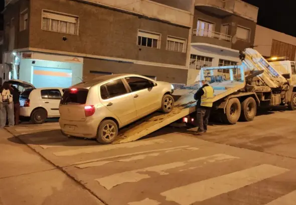 Un motociclista resultó herido tras impactar en una colisión triple