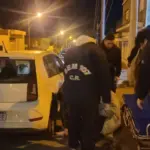 Una motociclista sufrió lesiones tras impactar contra una camioneta